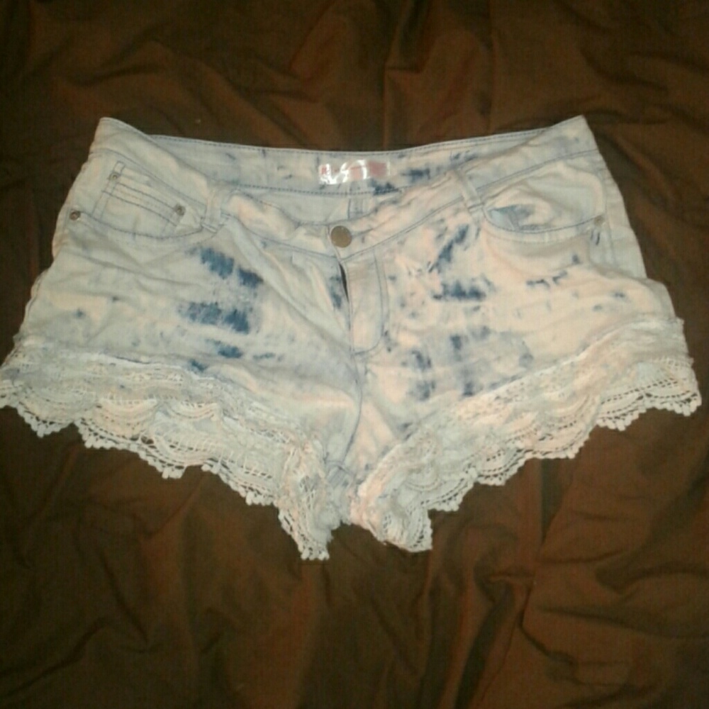 Light wash shorts